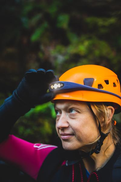 Knog Stirnlampe Bilby violet blue  Produktbild 4