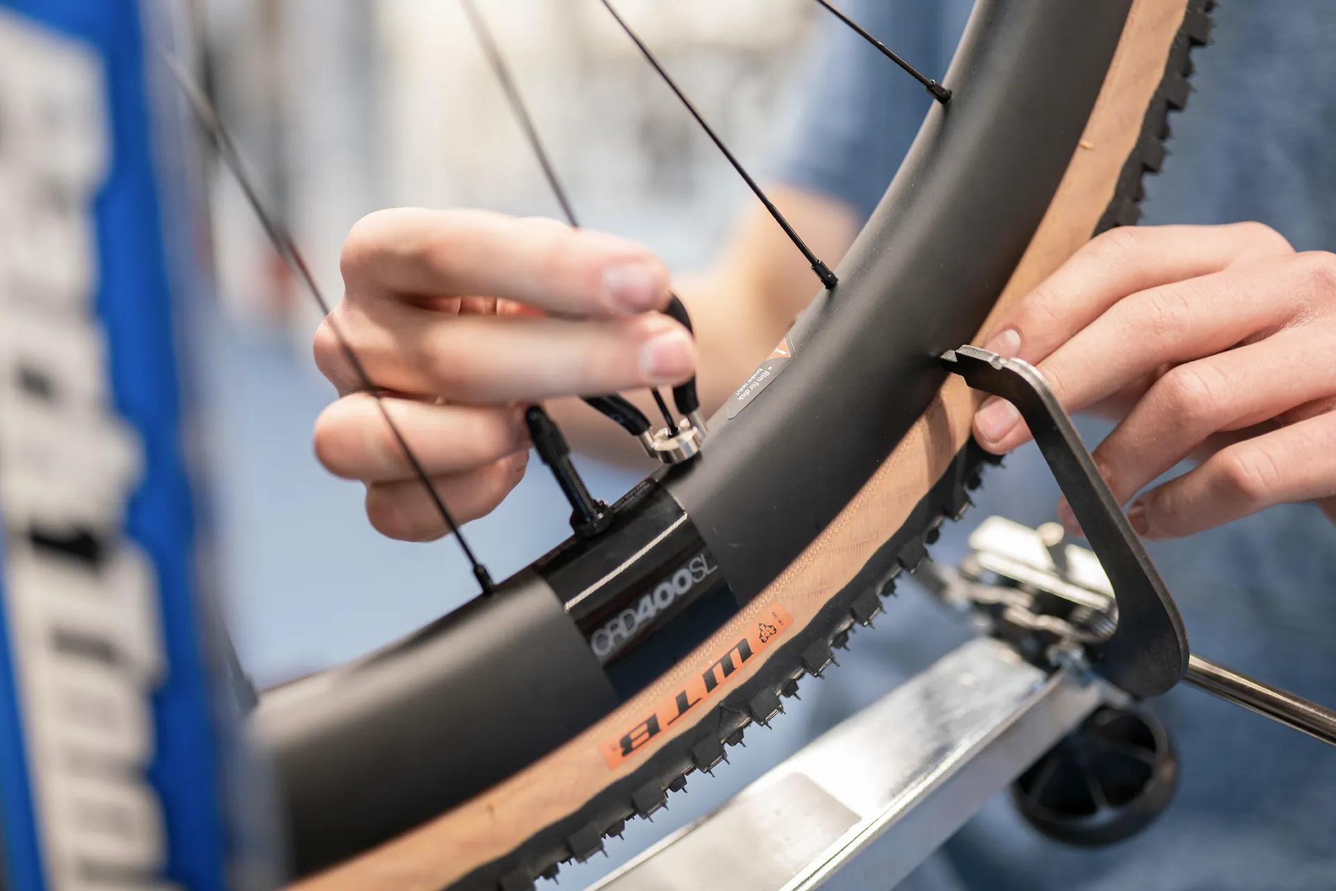  - Velothek AG B&uuml;tschwil